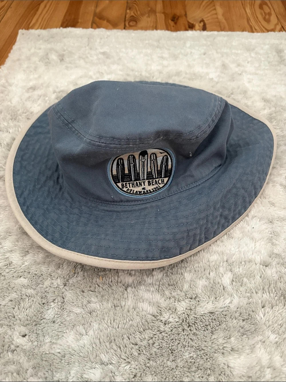 Columbia Blue and Cream Bethany Beach Bucket Hat